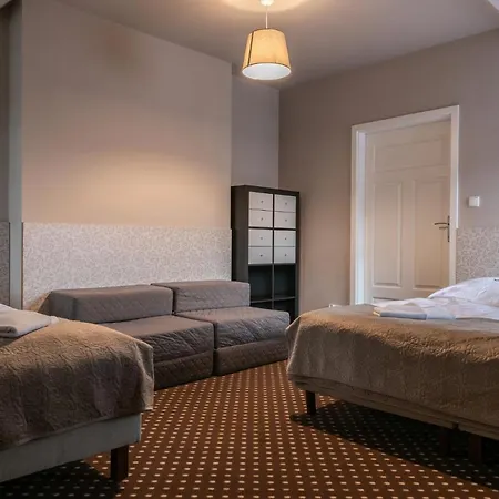 Medical Wellness & Werona 호텔 3*